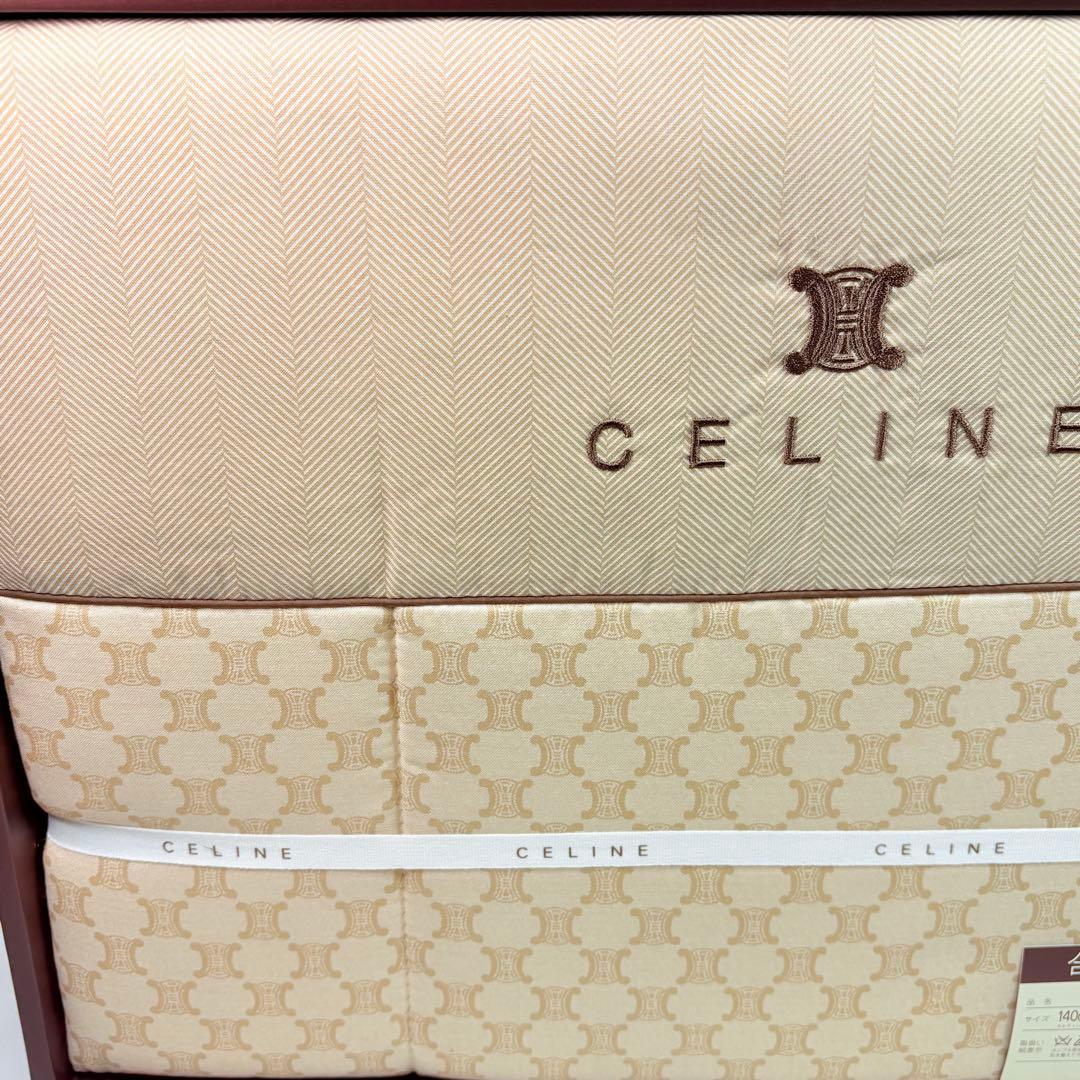 CELINE セリーヌ　合繊肌掛けふとん　マカダム総柄　ベージュ
