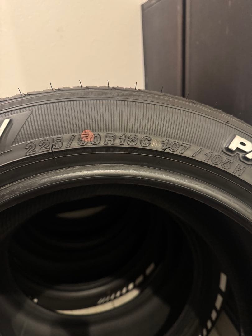 カル美品ヨコハマパラダPA03 225/50R18
