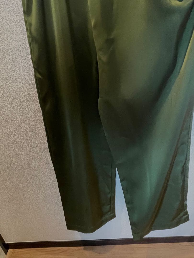 un3d カーキ　サロペット　ストラップ付きオーバーオール