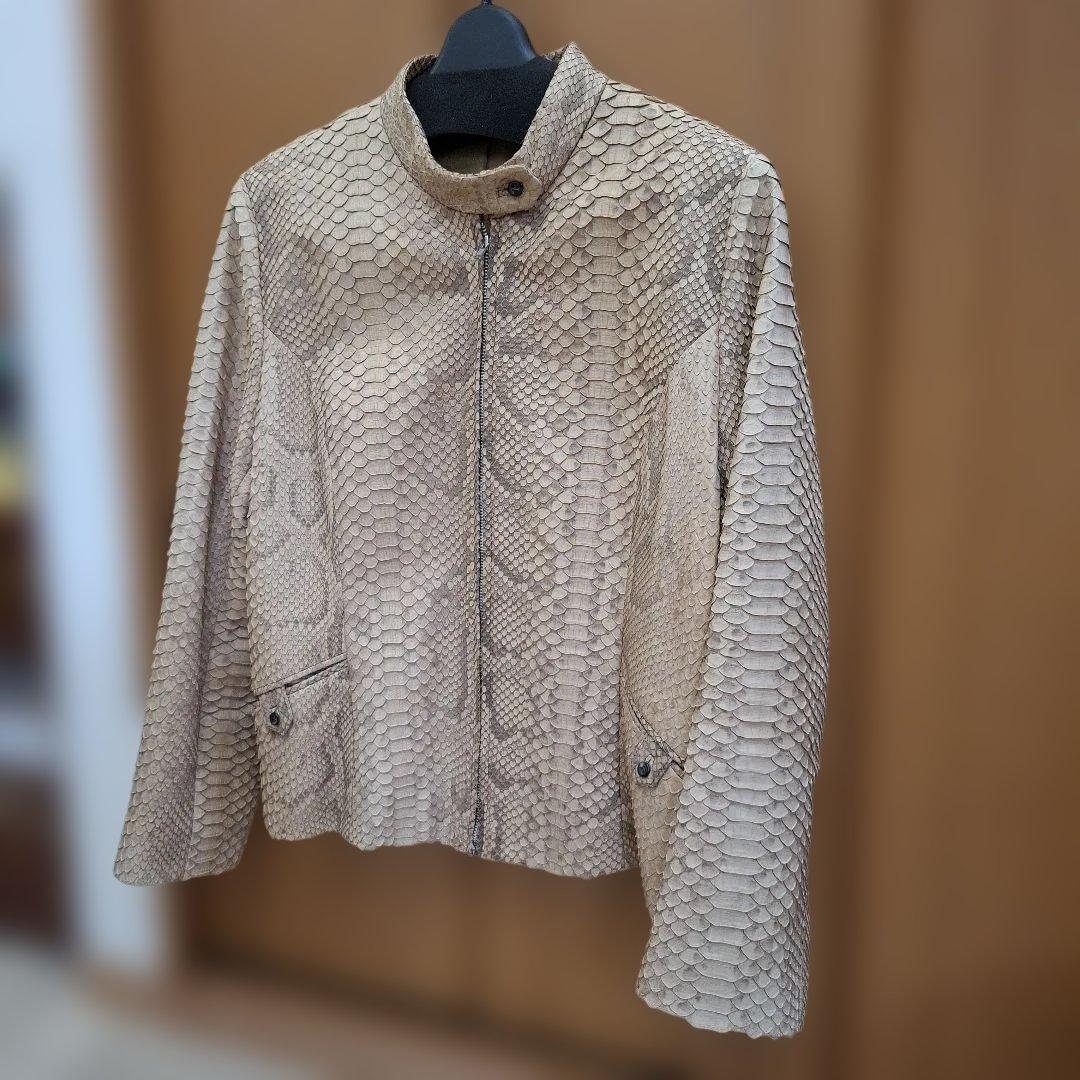ベージュ パイソン　ヘビ柄 レザージャケット