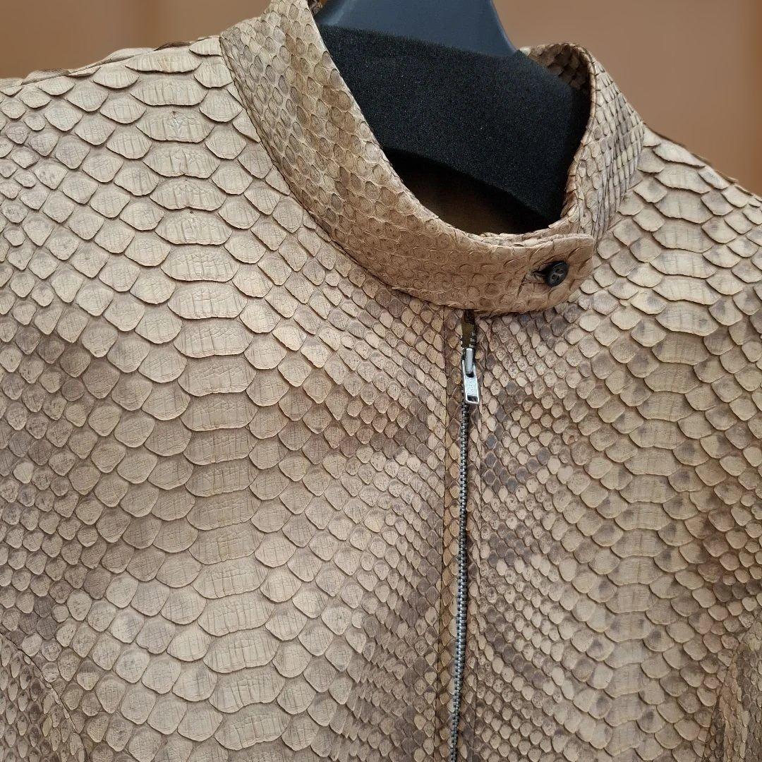 ベージュ パイソン　ヘビ柄 レザージャケット