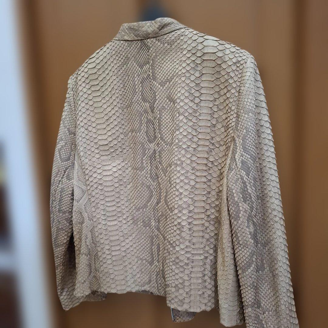 ベージュ パイソン　ヘビ柄 レザージャケット