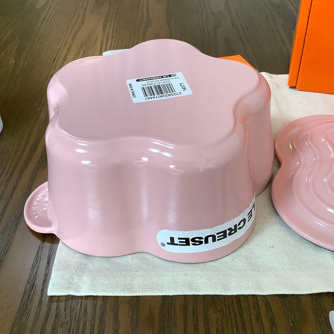 【未使用】ルクルーゼ　ココットフルール鍋20cm