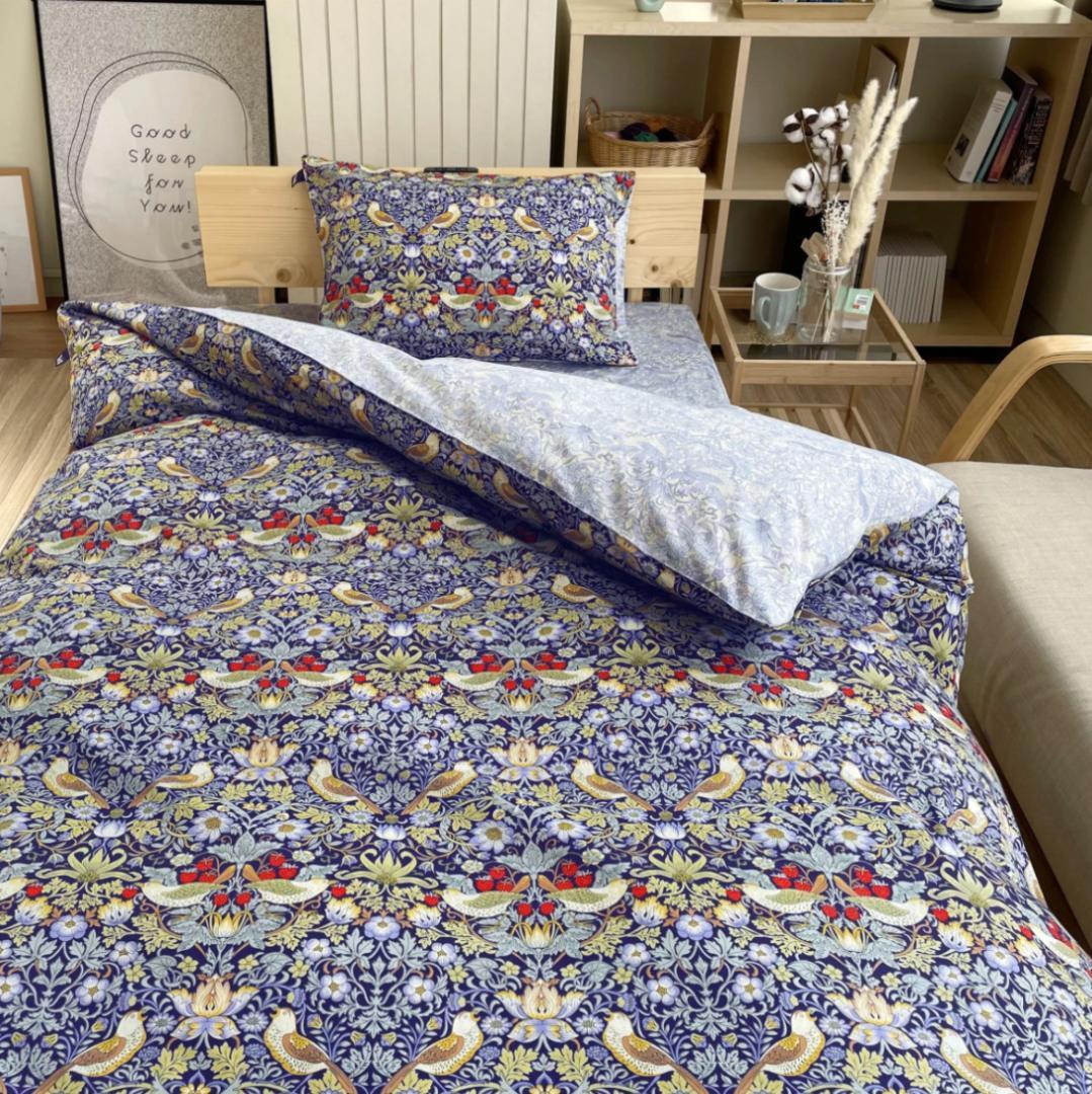 V＆A　いちご泥棒　掛けふとんカバーNo.107 　2組　色違いセット