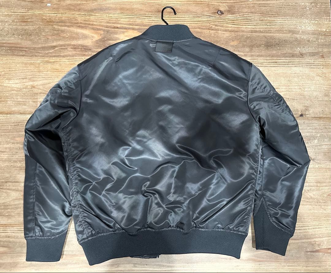 新品未使用 ユニクロ +J ハイブリッドダウン MA-1 グレー M 2026