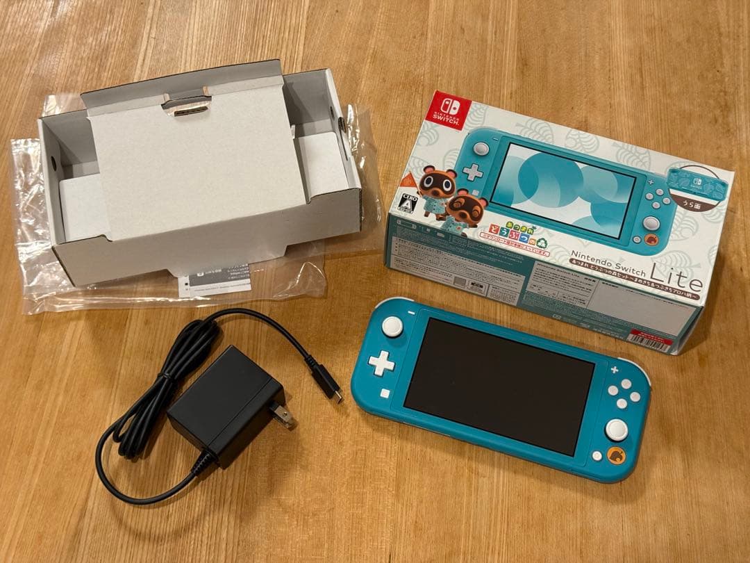 美品　Nintendo Switch Lite あつまれどうぶつの森デザイン