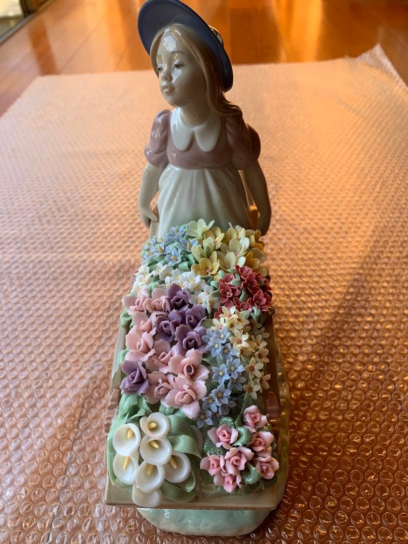 LLADRO リヤドロ 可愛いお花屋さん 6521