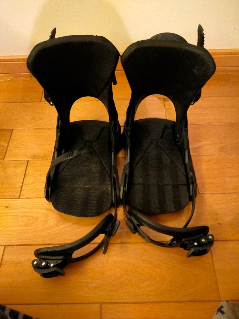 スノーボードビンディング　SALOMON