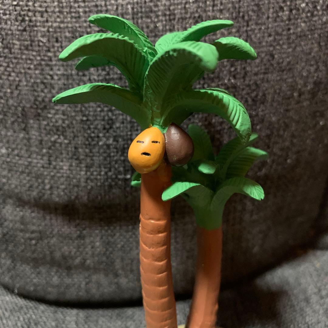 レア!!concombre コンコンブル この木なんの木やしの木