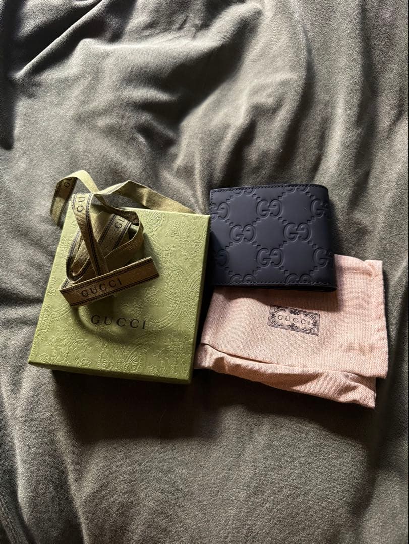 GUCCI 二つ折り財布 新品