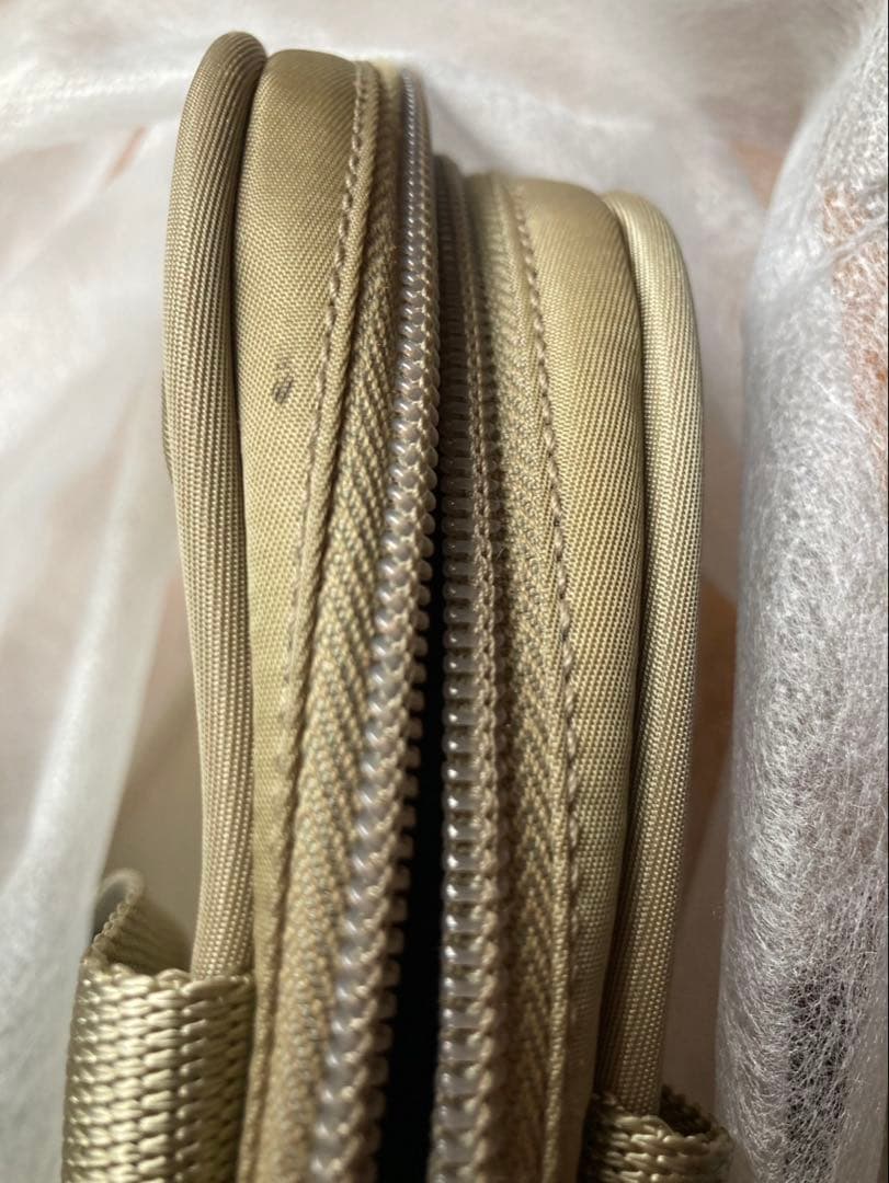 【未使用】プラダ ナイロントートバッグ　ベージュ