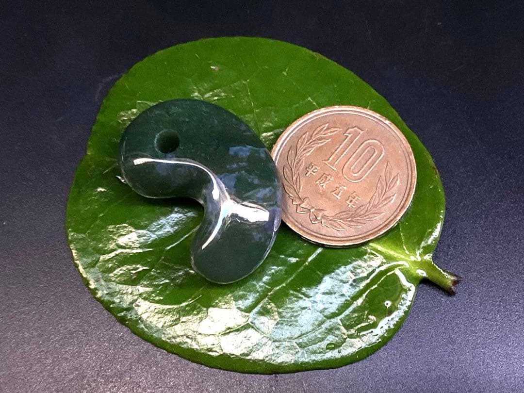 ✳驚きの透かし‼️花仙山*出雲【碧玉】　皆無の逸品‼️ 本物をコレクション御守りに‼️