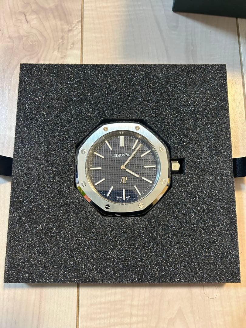 Audemars Piguet テーブル　ロイヤルオーク　オーデマピゲ　クロック