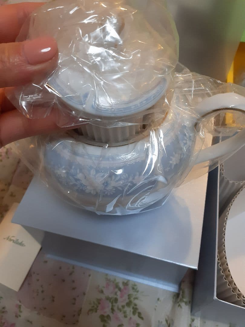 【新品・未開封】ノリタケファインポーセレンレースウッドゴールドティーポットセット