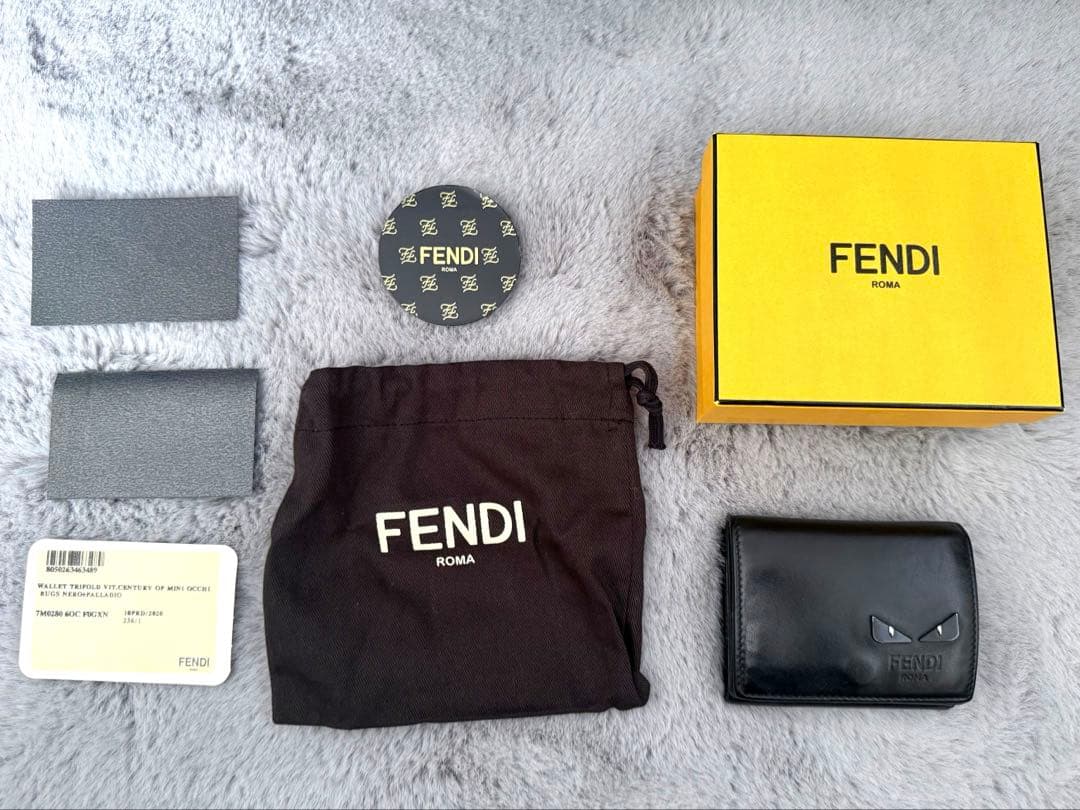 【購入から2日以内発送!】FENDI三つ折り財布