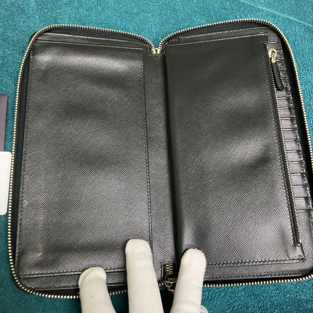 PRADA 幾何学模様 長財布