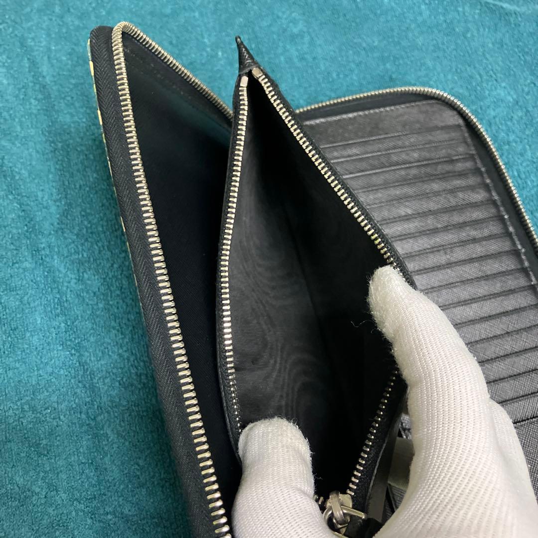 PRADA 幾何学模様 長財布