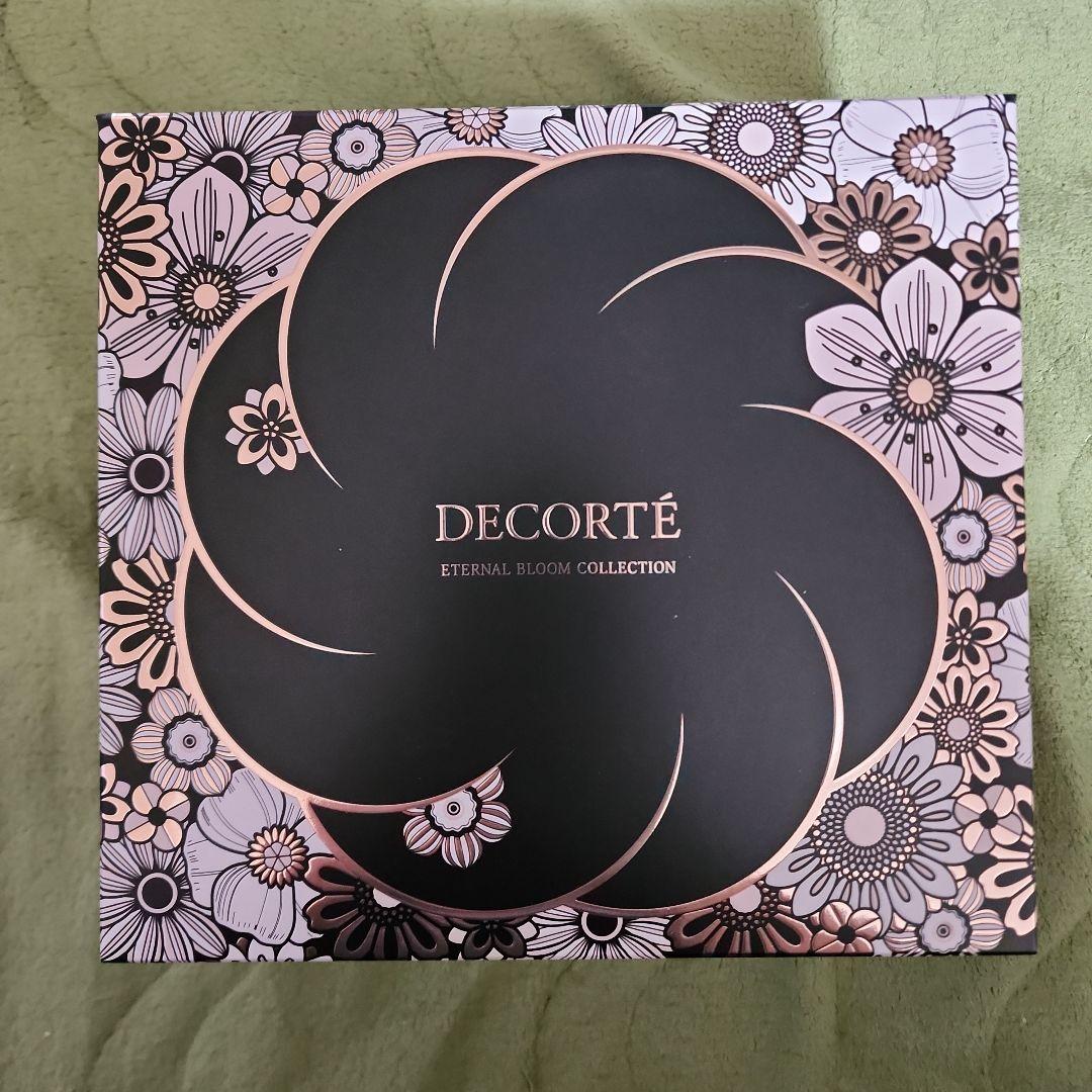 コスメデコルテ エターナルブルーム クリスマスコフレ 2025 おまけ付き