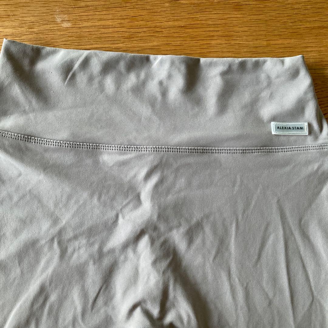 ALEXIA STAM グレー色　ヨガウェア上下セット Mサイズ