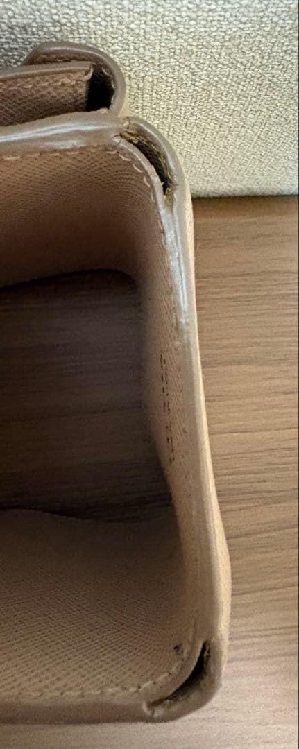 【タイムセール】プラダ　サフィアーノ　三つ折り　PRADA