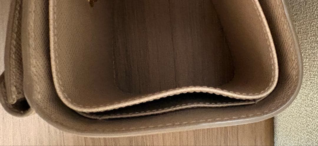 【タイムセール】プラダ　サフィアーノ　三つ折り　PRADA