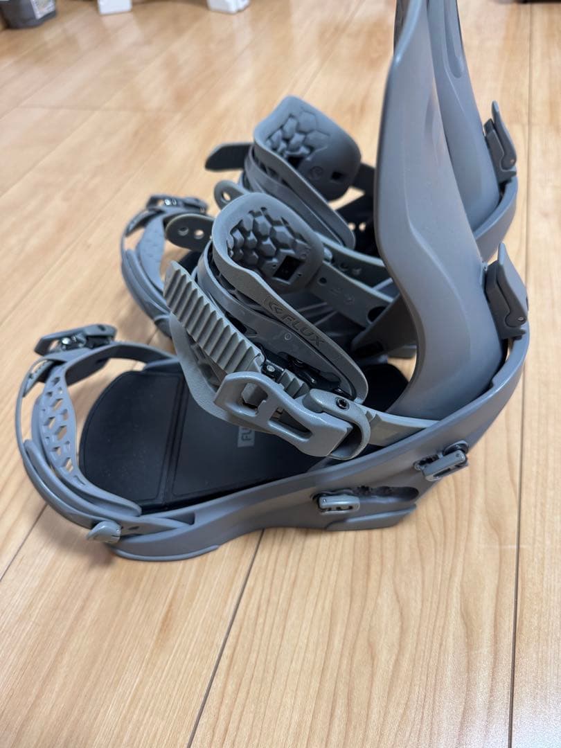 美品　FLUX CV Mサイズ　23-24