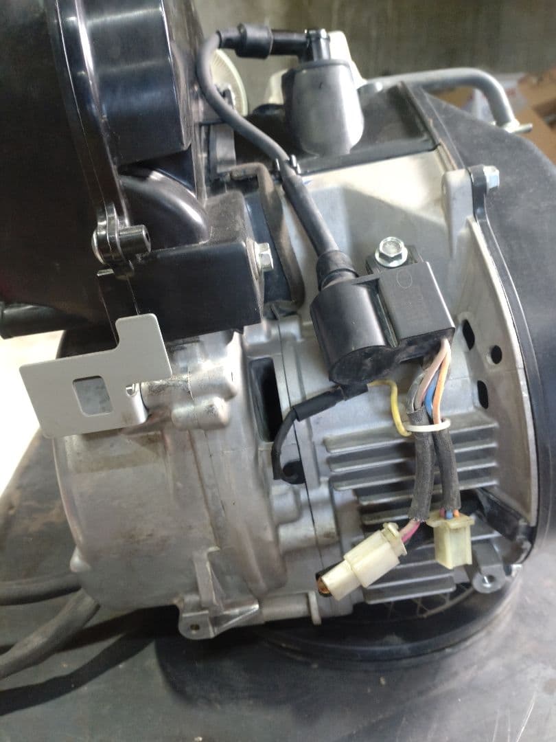 shindaiwa iEG1600M-Y　ヤマハ発電機