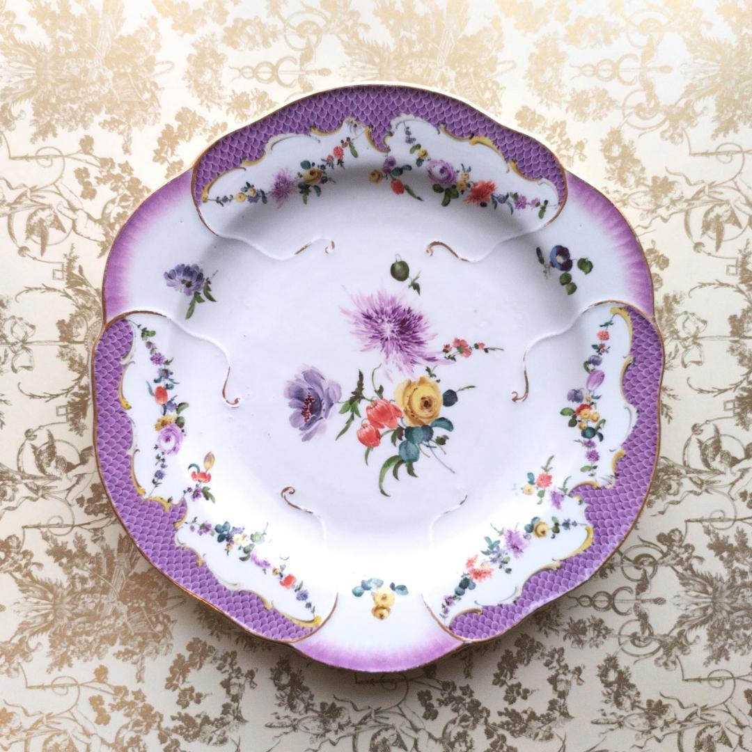 マイセン 1760-70年頃 金彩藤色スケール文様と花のガーランド 飾皿