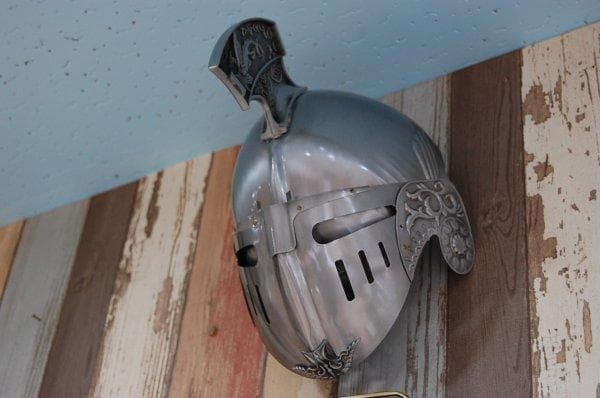 アウトレット 盾とマスク 西洋 甲冑 オブジェ 店内装飾 防具 かっこいい