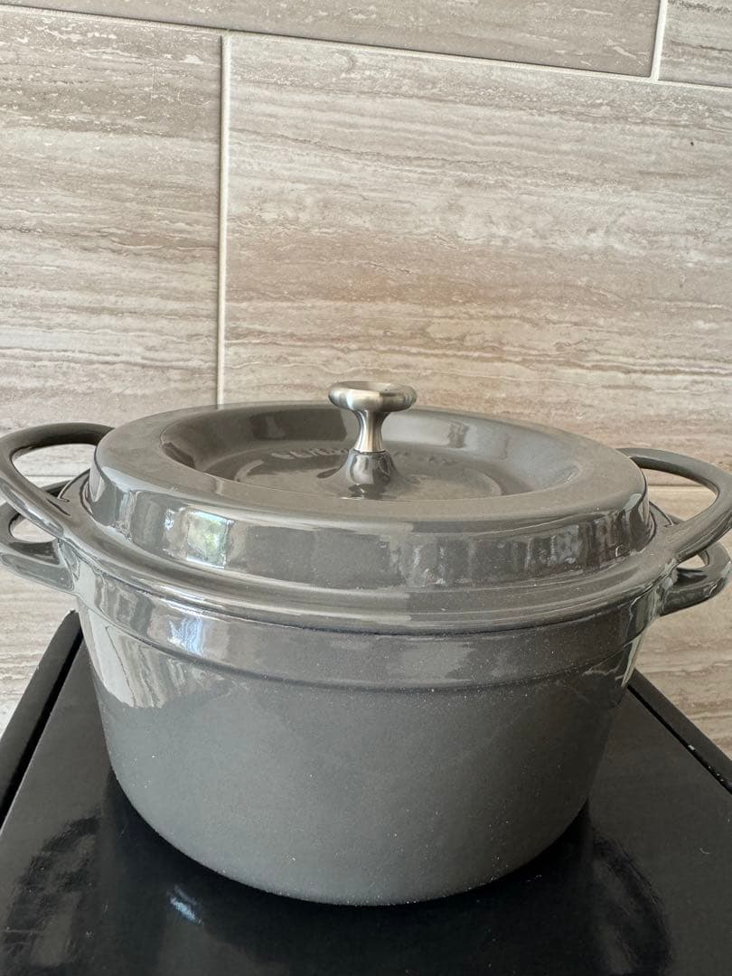 お値下げしました　新品未使用　バーミキュラ　18cm ヤナセベンツ