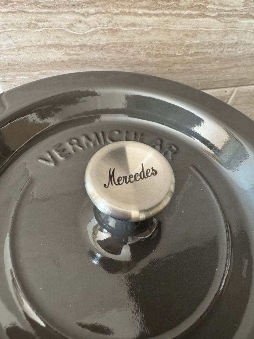 お値下げしました　新品未使用　バーミキュラ　18cm ヤナセベンツ