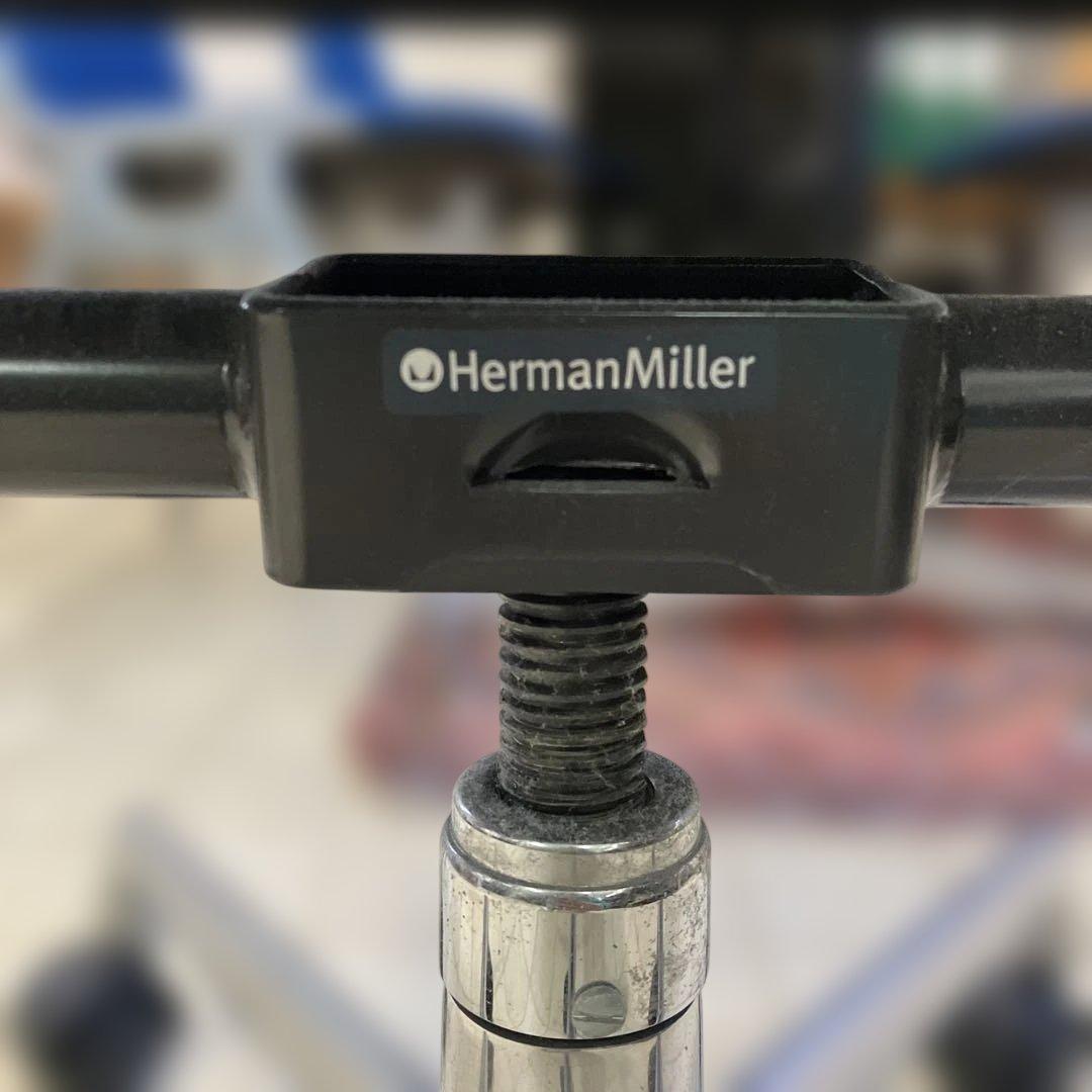 ハーマンミラー　Herman Miller アルミナムチェア