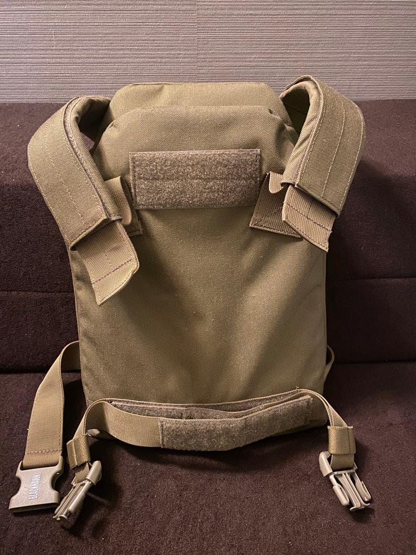 NIJIIIA 防弾ヘルメット&BLACKHAWKプレートキャリア