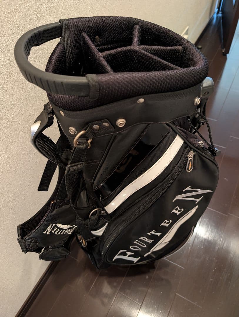 FOURTEENスタンド式 軽量キャディバッグ