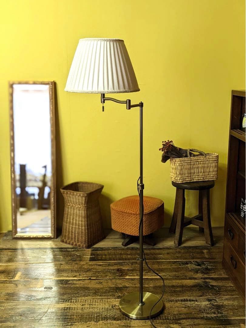 クラシカルな支柱可変式フロアライト　アンティーク照明