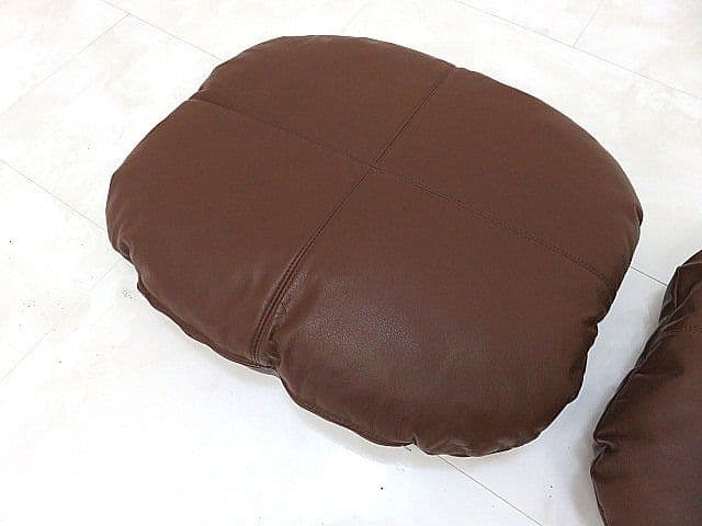 展示品　本革クッション2個セット　54ｃｍ×45ｃｍ　総革クッション