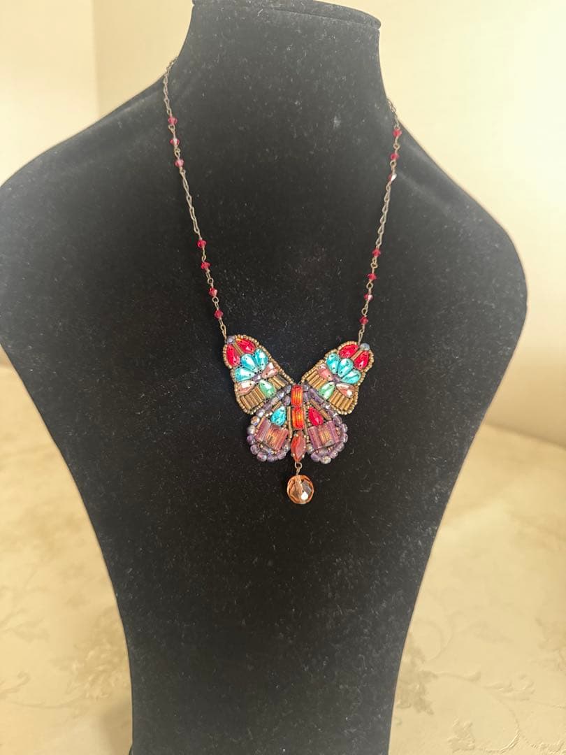 ☆HPFRANCE購入 蝶モチーフ ビーズネックレス ハンドメイド