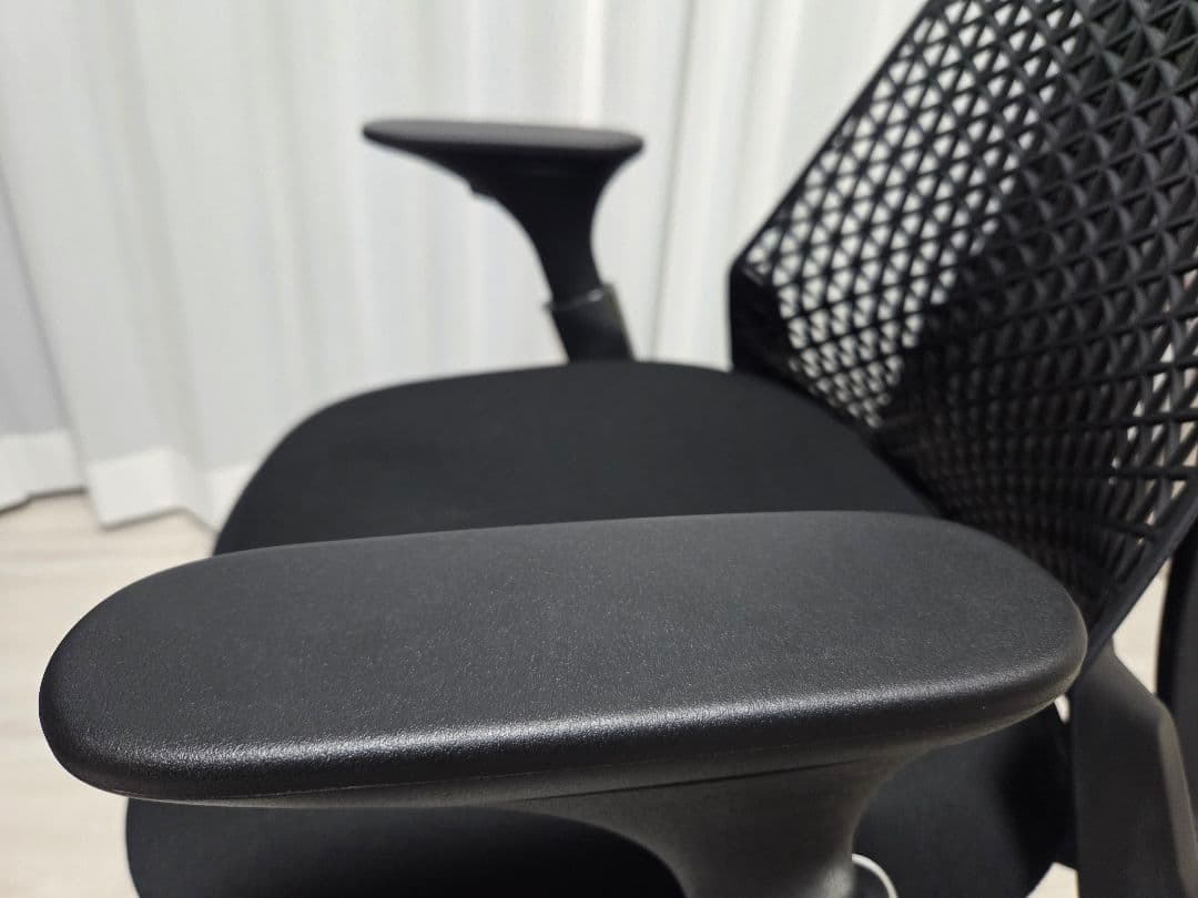 オフィスチェア フレームレス 高機能チェア ブラック