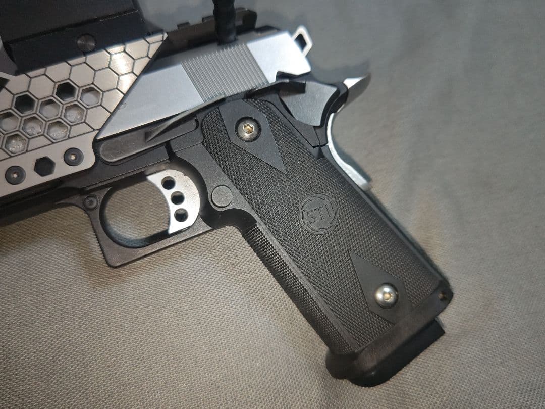 東京マルイ　ハイキャパ5.1R レースガンカスタム　自動調光ドットサイト付き