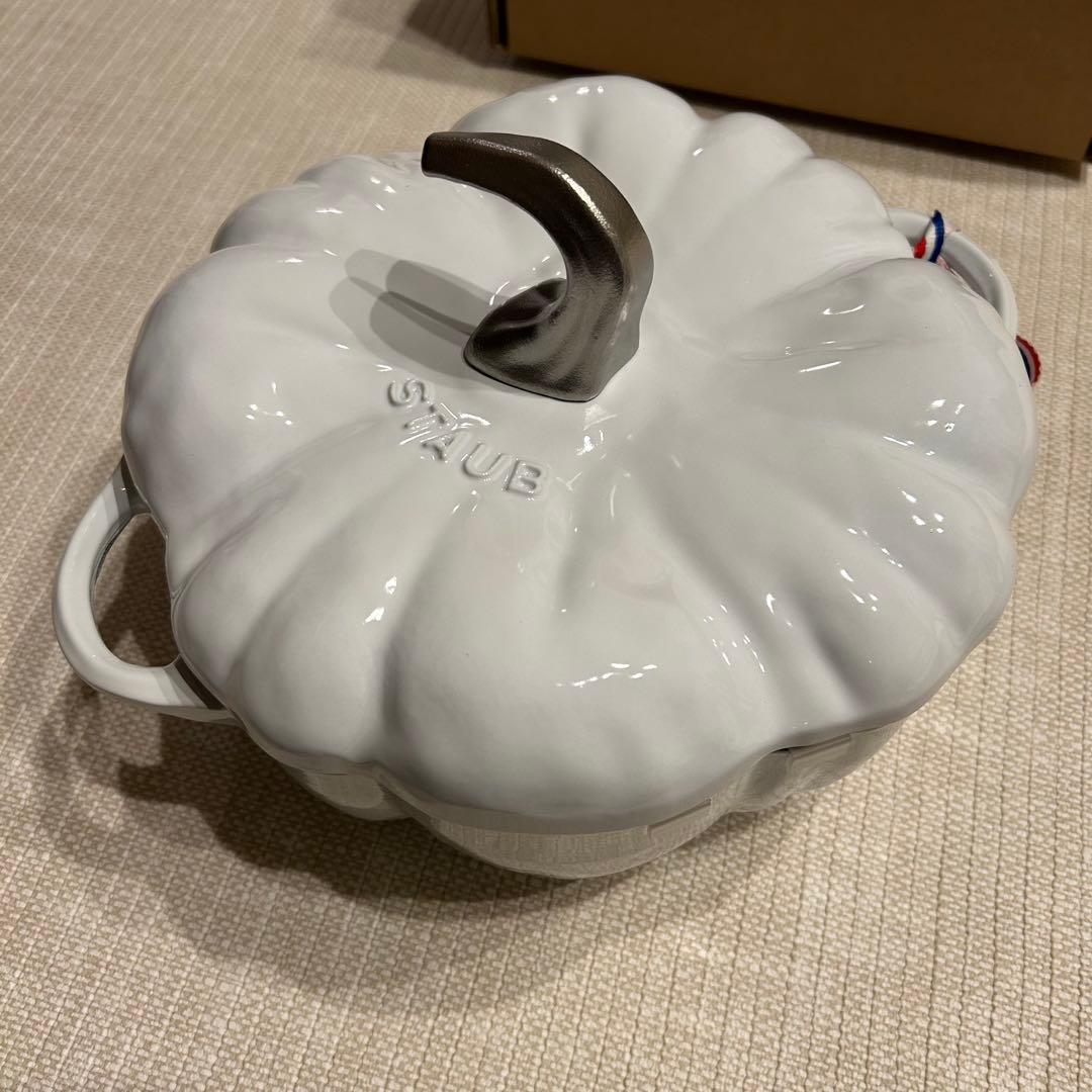 ストウブ パンプキン 24cm ホワイト　STAUB パンプキンココット