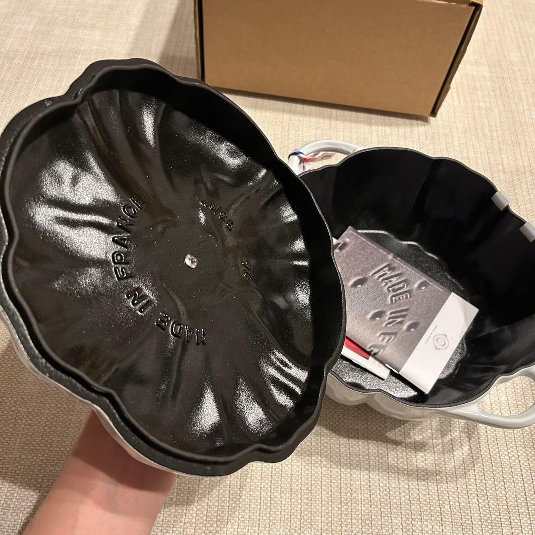 ストウブ パンプキン 24cm ホワイト　STAUB パンプキンココット