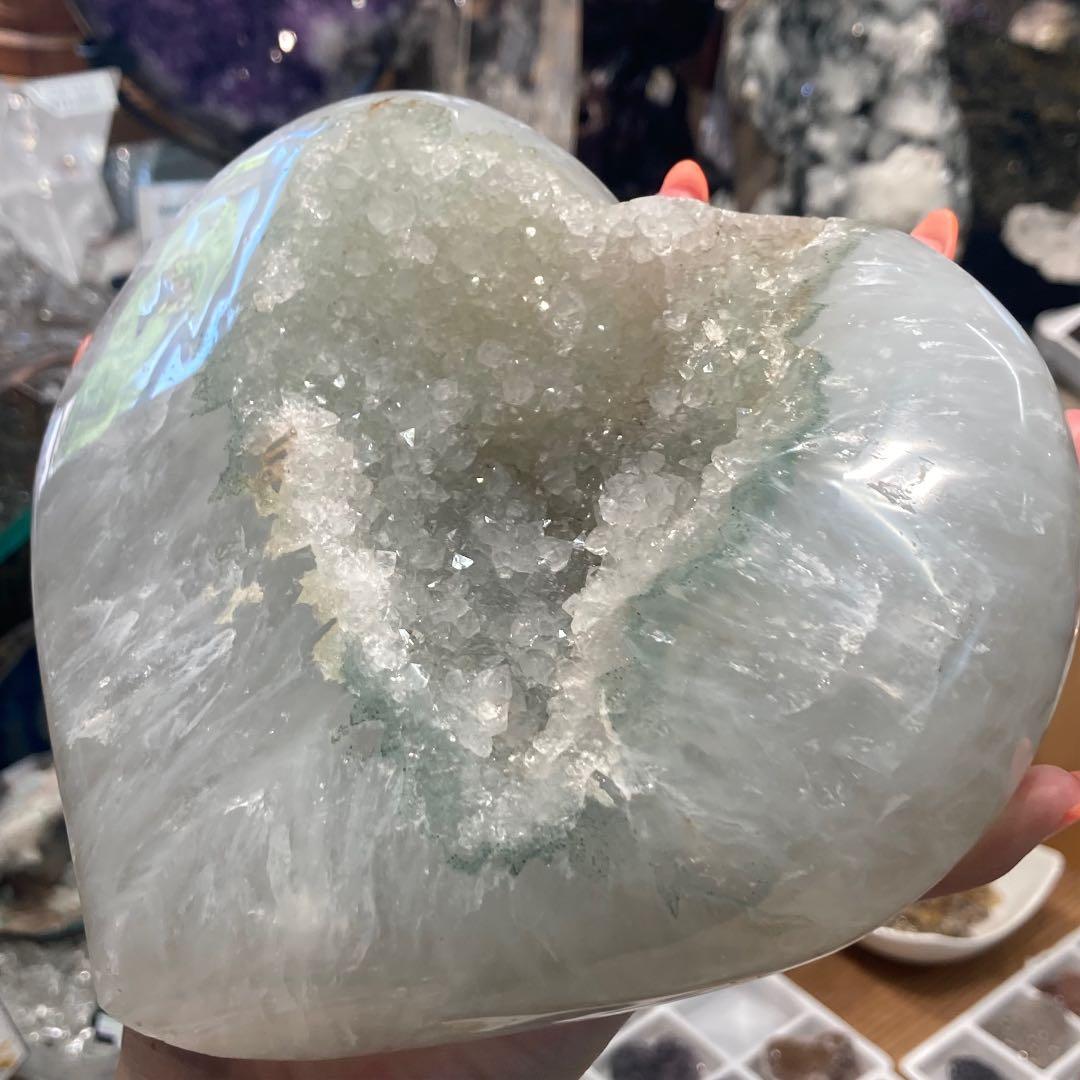 グリーンアメジスト プラシオライト ハート 原石