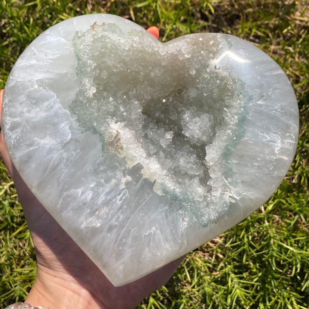 グリーンアメジスト プラシオライト ハート 原石