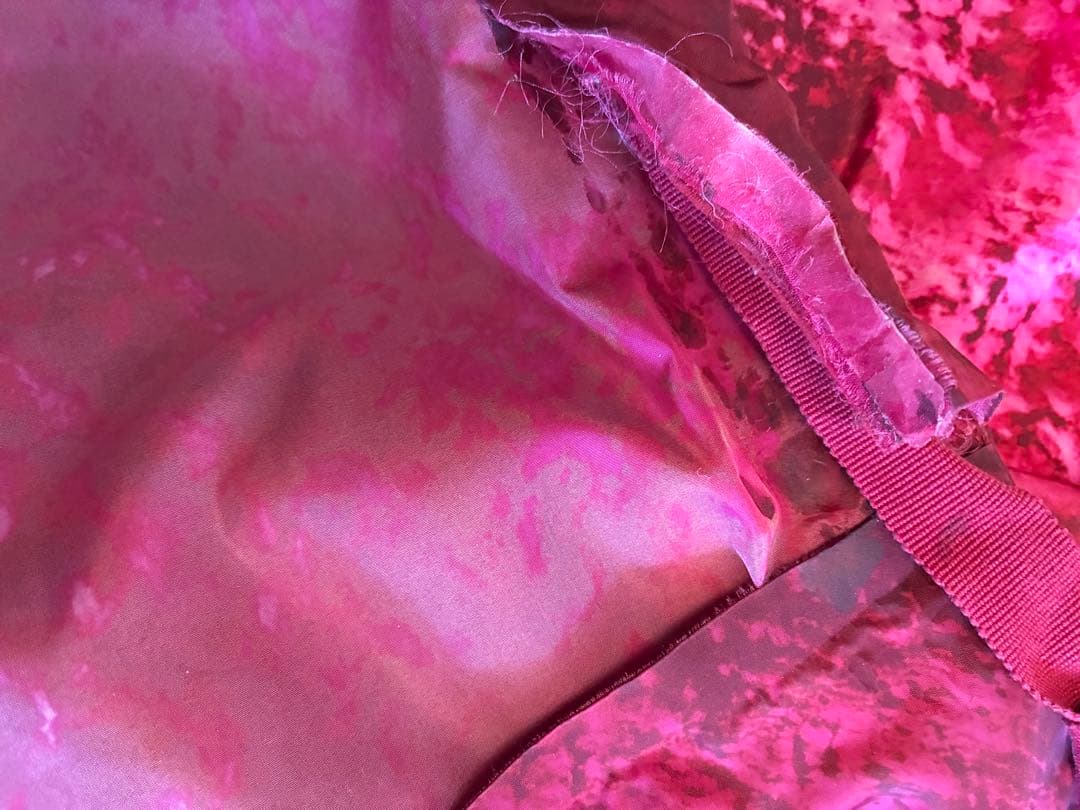 モンクレールガムルージュ　フード付きナイロンコート