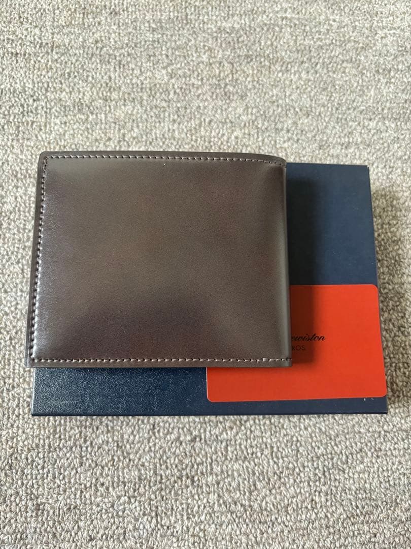 【新品未使用】K.T.ルイストン コードバン 二つ折り 財布　小銭入れ付き
