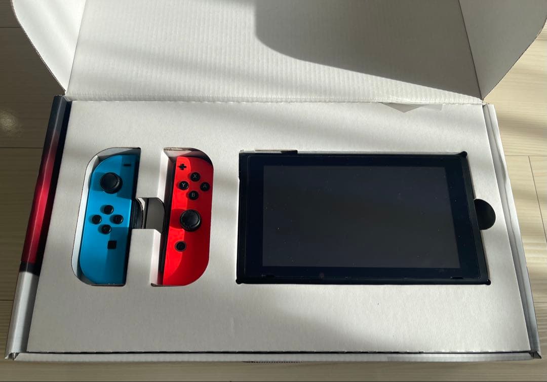 Nintendo Switch ネオンブルー/ネオンレッド 本体　ジョイコン