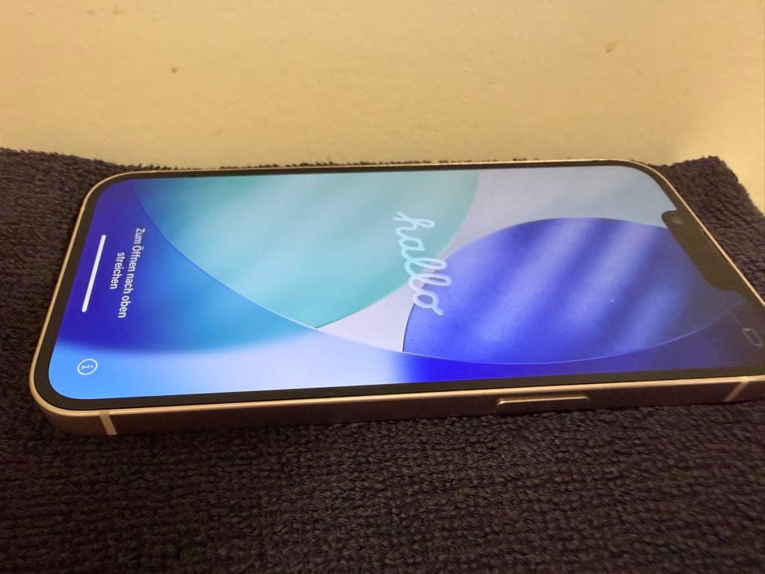 【美品】iPhone 13 256GB ピンク au SIMフリー【付属品完備】