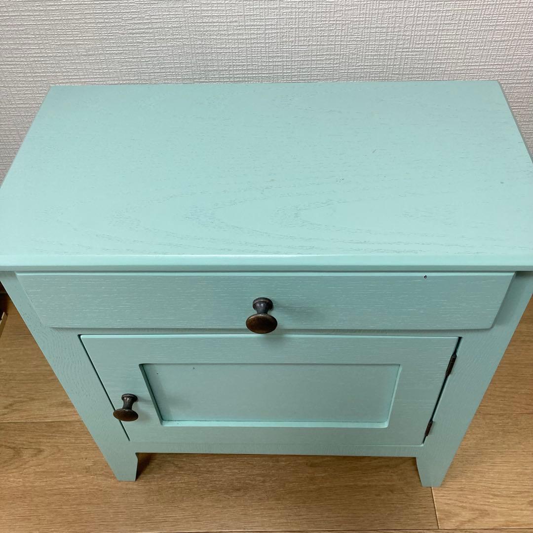 キャビネット　ビンテージ　レトロ　ポップ　棚　サイドテーブル　家具