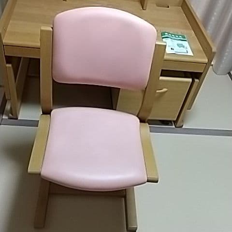 ベネッセ  椅子