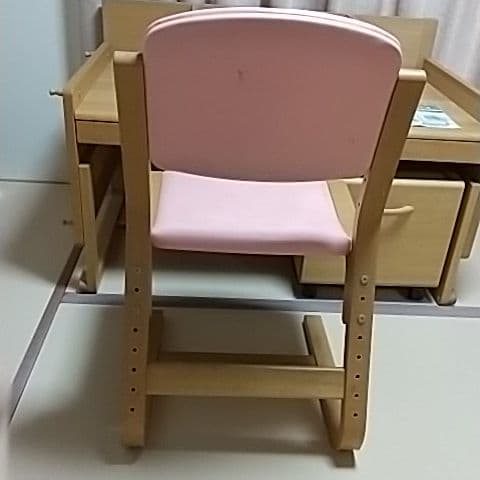 ベネッセ  椅子